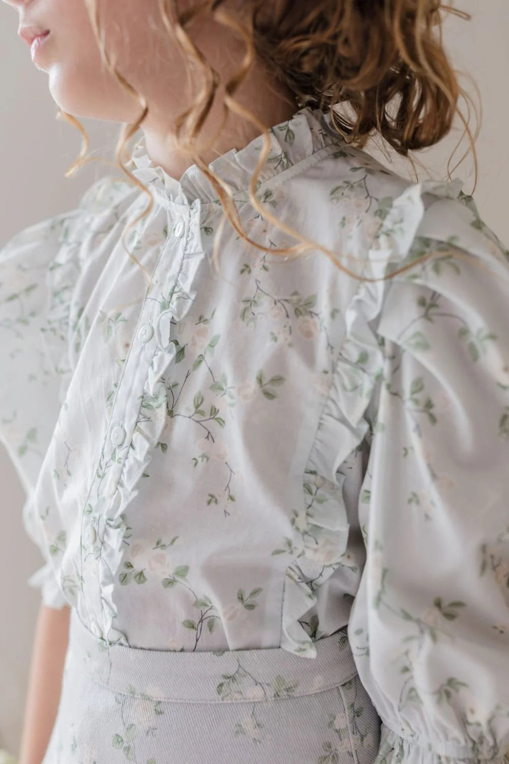 SET SKIRT AND BLOUSE CREAM BUD