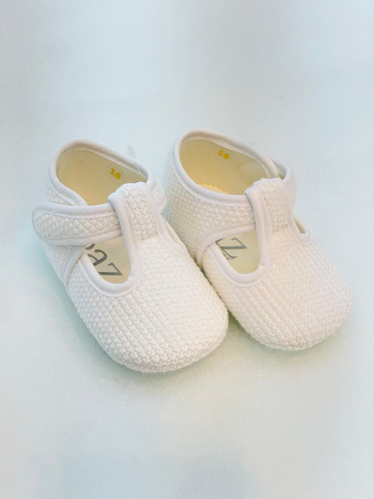 KNIT NEWBORN SHOES "ESENCIAL"035-121451